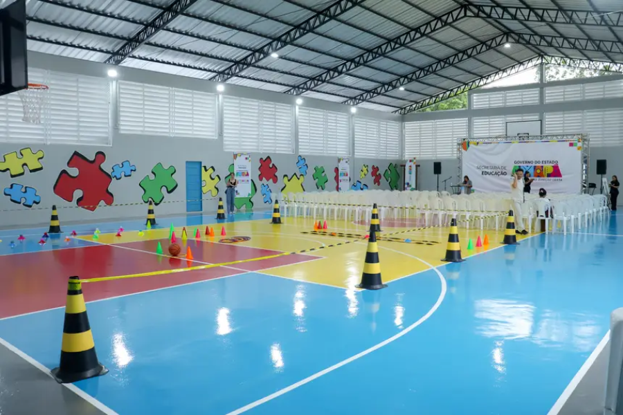 Governo do Amapá entrega nova quadra poliesportiva para o Centro de Referência em Autismo ‘Mundo Azul’, em Santana