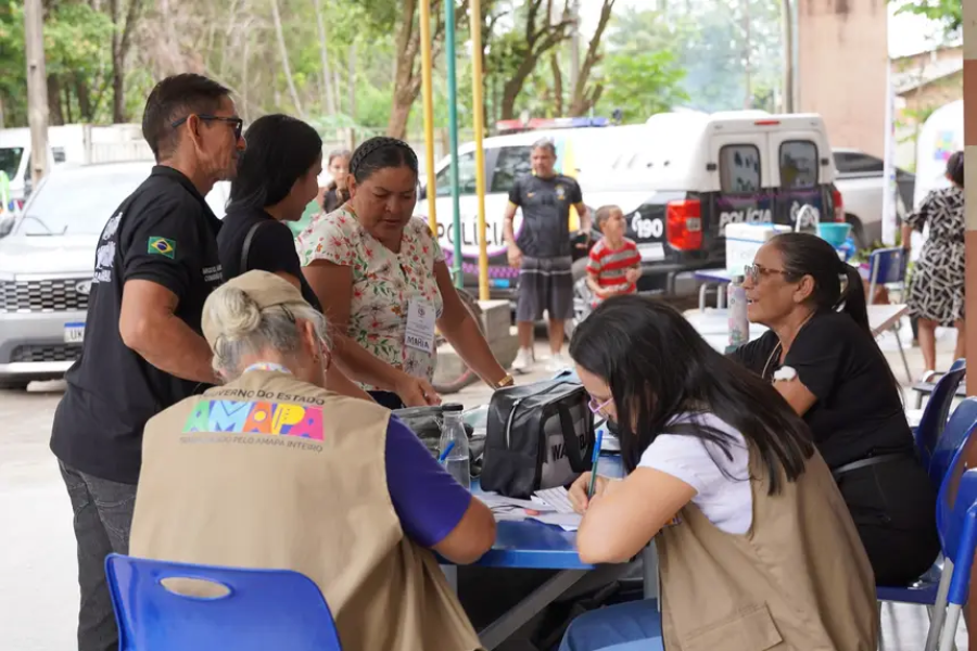 Amapá Mais Seguro nas Comunidades’ leva cidadania, saúde e segurança para moradores da Fazendinha, em Macapá