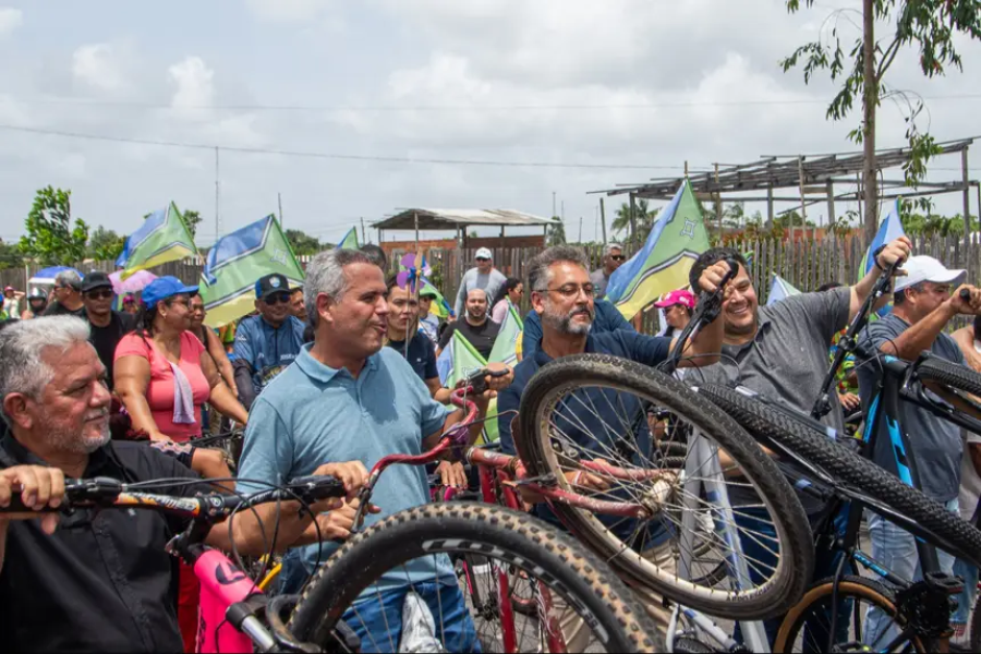 Pedal comunitário marca vistoria de mais de 14 quilômetros de pavimentação executados pelo Governo do Estado em Tartarugalzinho