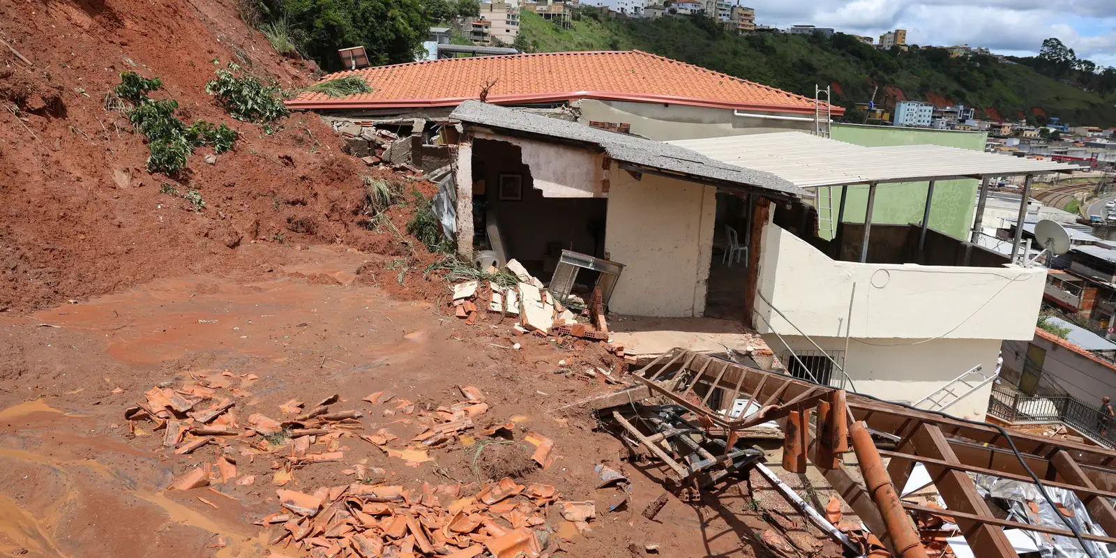 Chuvas: número de mortes na Zona da Mata mineira sobe para 65