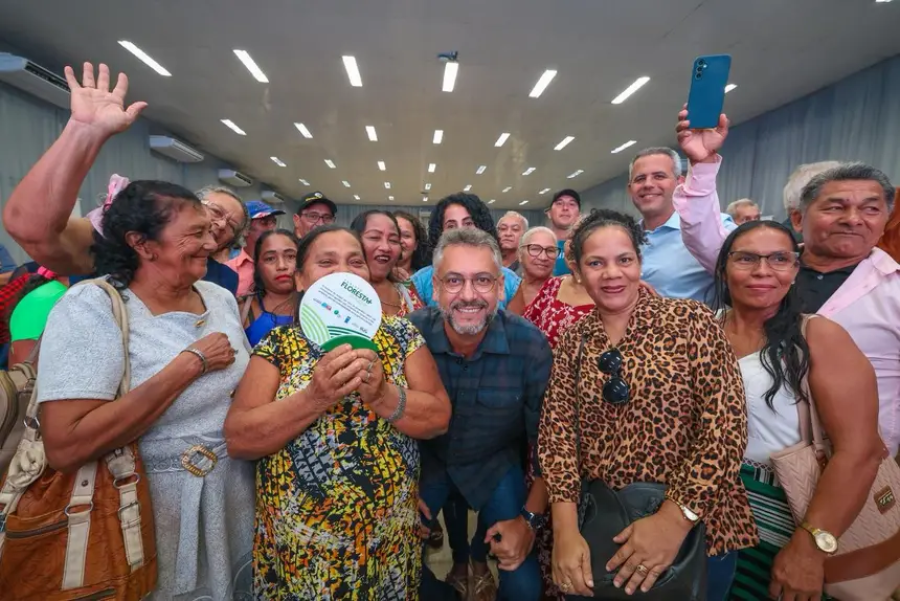 'Investimento para produzir e preservar ao mesmo tempo', destaca governador Clécio no repasse de R$ 5,1 milhões do Floresta+ Amazônia a agricultores