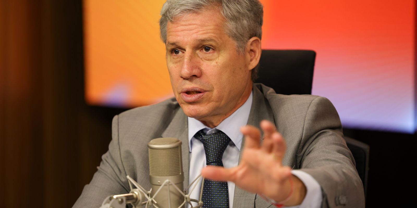 Paulo Teixeira destaca impacto das mudanças climáticas na agricultura