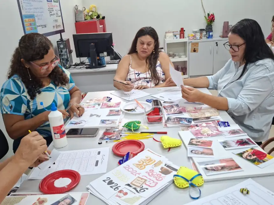 Servidoras da Educação do Amapá criam mural colaborativo em homenagem ao Mês da Mulher