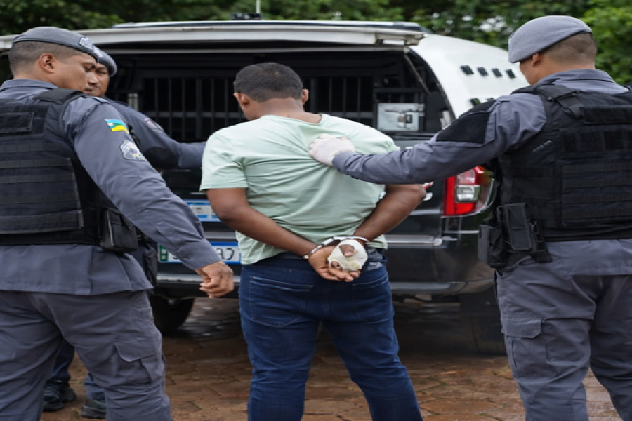 Mulher é assassinada a facadas em frente ao Fórum de Santana minutos antes de audiência