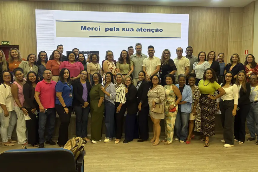 Ueap e Seed trazem pesquisador francês que palestrou sobre metodologias na educação