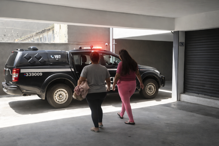 Foragida da Justiça do Amapá é presa no Paraná por envolvimento em roubo de R$ 50 mil via Pix