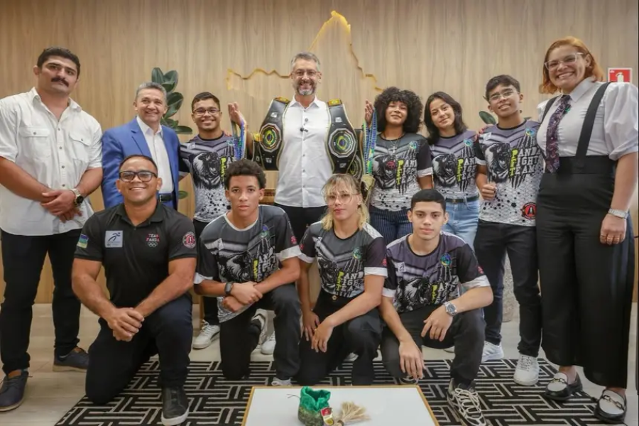 Governador Clécio recebe atletas medalhistas de wrestling e reforça incentivo ao esporte amapaense