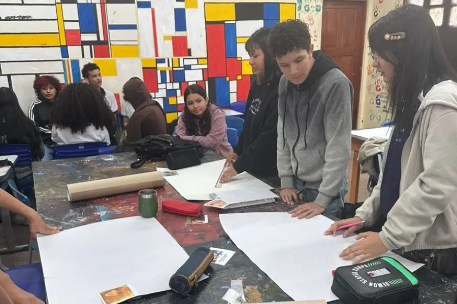 Governo do Amapá fortalece protagonismo estudantil com eletivas integradas na Escola Augusto Antunes, em Santana