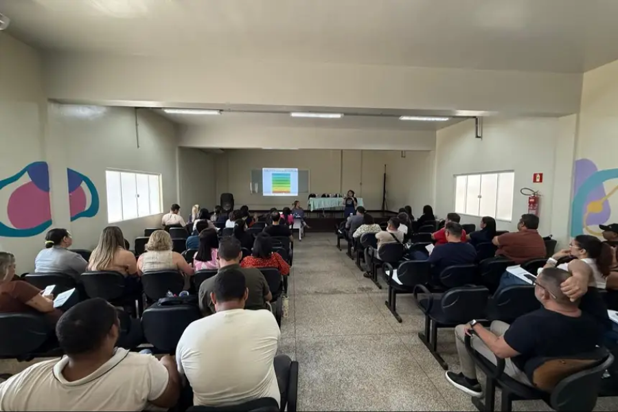 Governo do Amapá promove formação continuada para fortalecer práticas inclusivas na Escola Estadual Maria de Nazaré Pereira Vasconcelos, em Macapá