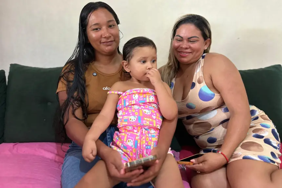 Com apoio do TFD, família do interior de Afuá embarca para Belém em busca de tratamento especializado para criança de 3 anos