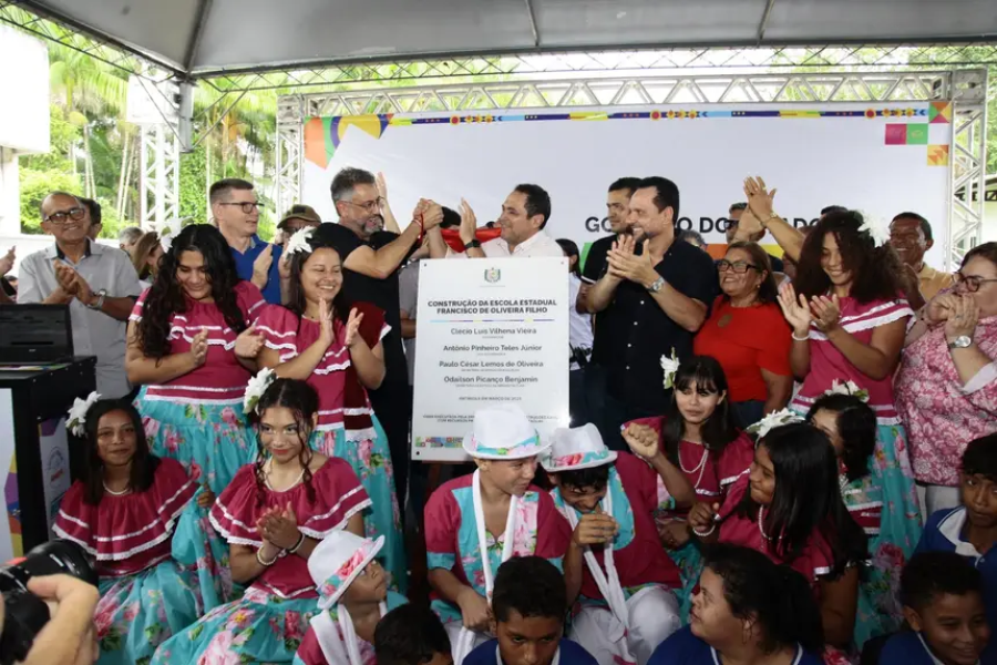 'Educação do Amapá no caminho certo’, evidencia Clécio na entrega de escola totalmente reconstruída no Anauerapucu, a 38ª da gestão