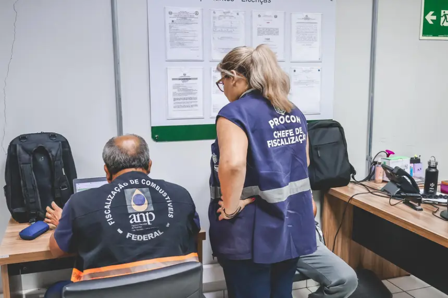 Governo do Amapá intensifica fiscalização em distribuidoras e revendedoras de combustíveis em Macapá