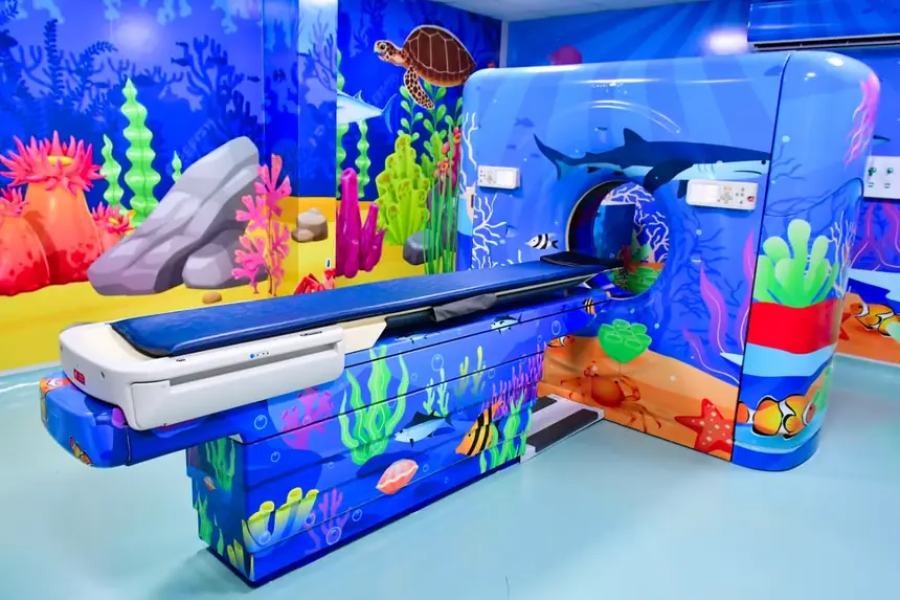 Sala de tomografia do novo Hospital da Criança e do Adolescente faz “mergulho no mar” e transforma experiência de pacientes