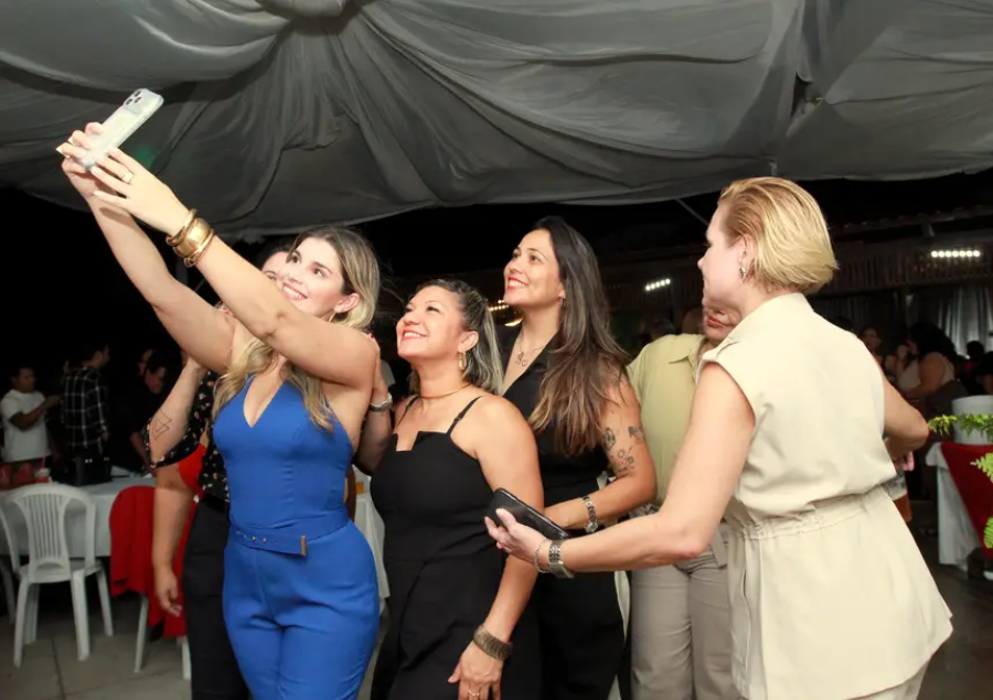 Noite de homenagens: Governo do Estado reúne comunicadores para celebrar o Dia do Jornalista