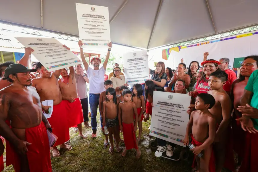 No Dia dos Povos Originários, governador Clécio entrega quatro escolas indígenas nas Terras Wajãpi de Pedra Branca do Amapari