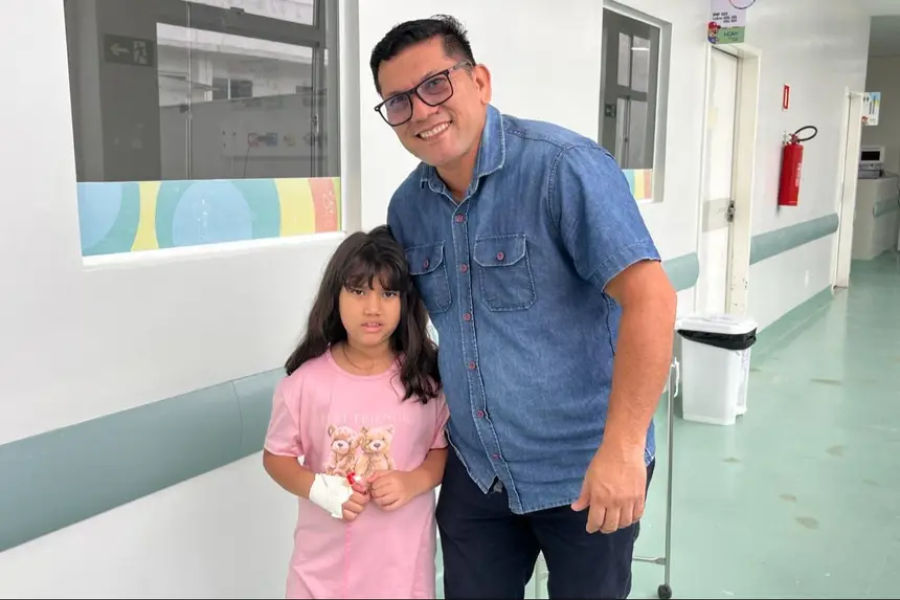 ‘Comprometidos com a saúde dos pacientes’, diz pai ao ter filha atendida no novo Hospital da Criança e do Adolescente