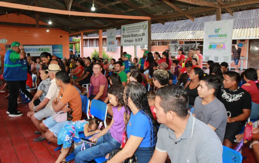 SuperFácil das Águas registra mais de 2,2 mil atendimentos no primeiro dia de ação no Bailique