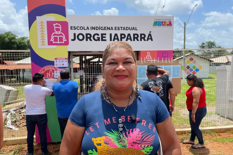 'Eu gosto muito de ser professora e quero muito contribuir para a continuidade da nossa cultura e costumes', disse Josene, da etnia Karipuna