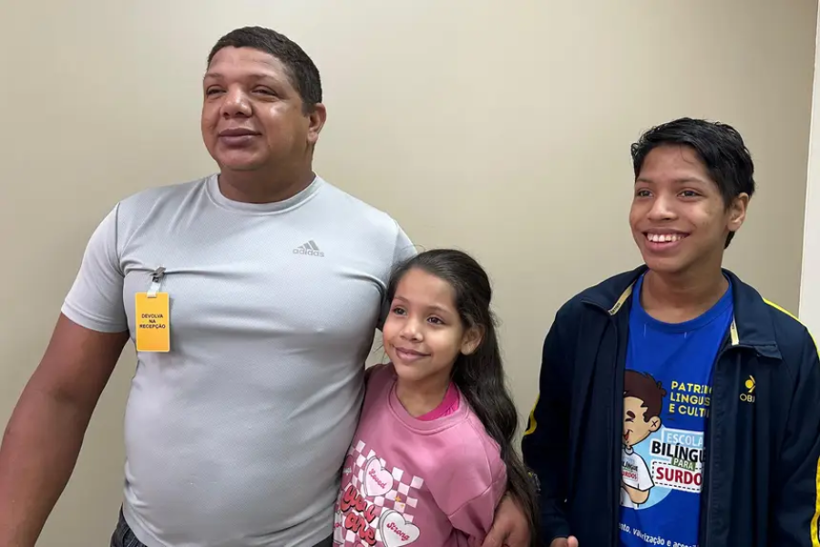 'Valoriza a comunidade surda no Amapá', diz pai durante ação de saúde do Governo do Amapá