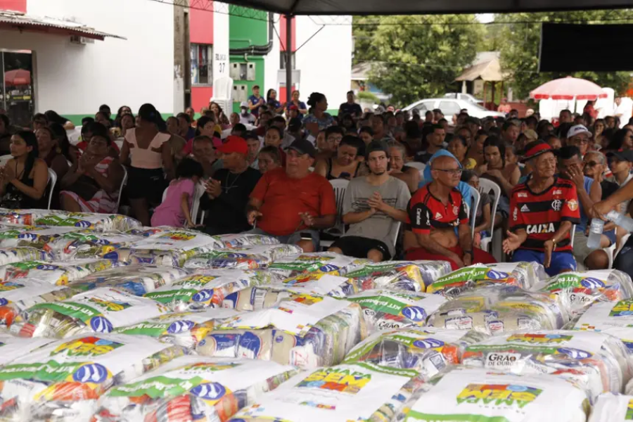 Moradores do Habitacional Mucajá recebem ação de cidadania e assistência do Governo do Estado