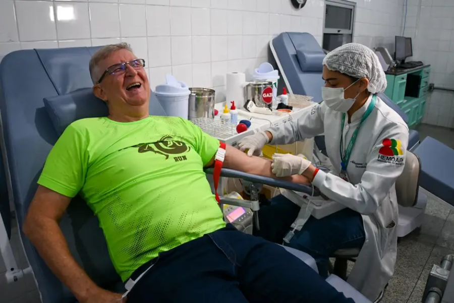 'Missão cumprida': empresário se despede da doação de sangue no Hemoap e incentiva novos voluntários