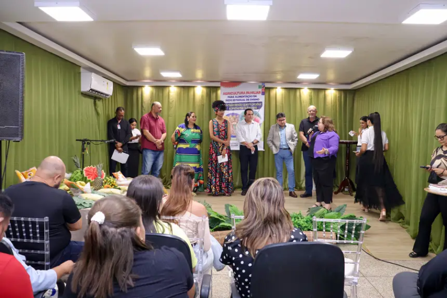 Governo do Amapá fortalece alimentação escolar com assinatura de contratos da agricultura familiar
