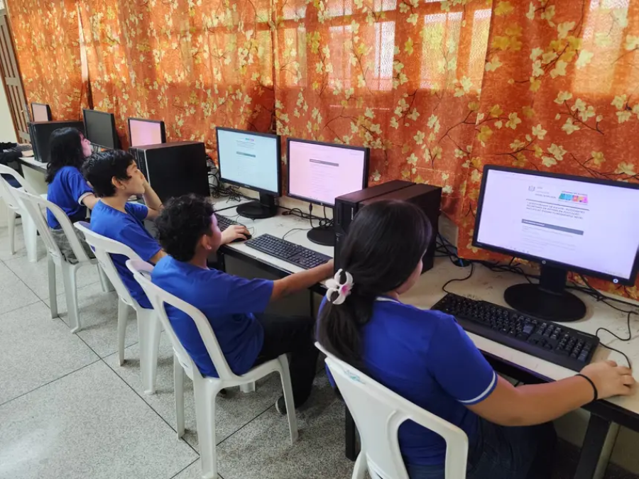 Governo do Amapá realiza escuta com estudantes para transformar escolas do ensino fundamental