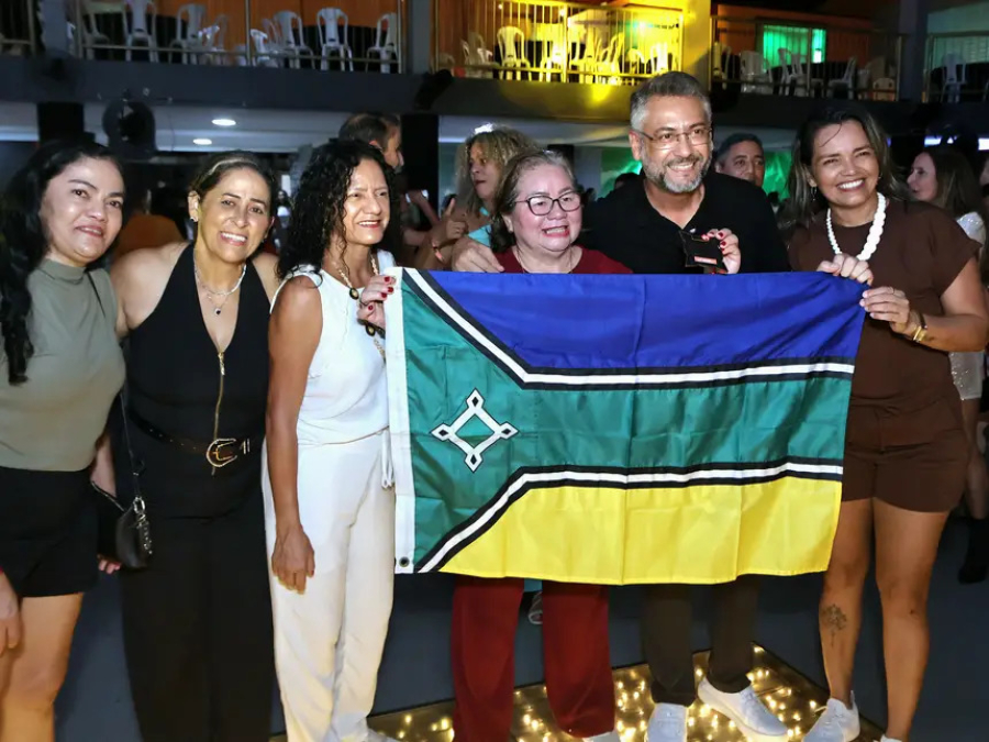 Em encontro com atletas, governador Clécio celebra Norte-Nordeste de Basquete Master no Amapá: 'um campeonato marcado pela grandeza e organização'