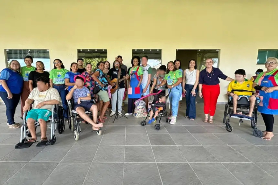 UEAP celebra 20 anos com ação social na Casa da Hospitalidade