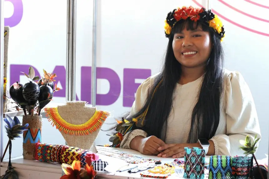 'É uma grande vitrine para mostrar o artesanato indígena', afirma artesã da etnia Galibi Marworno selecionada para o ELAS II, em Macapá