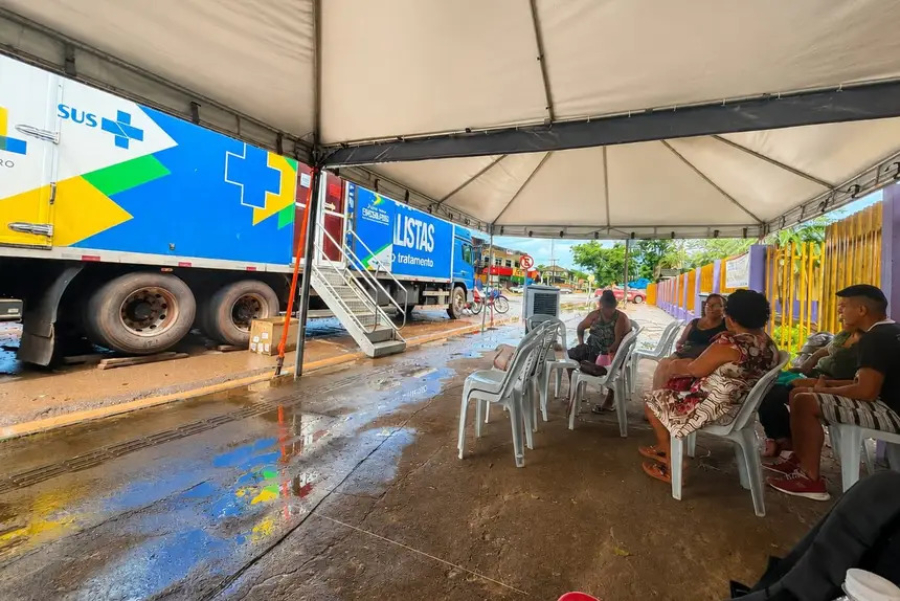 Governo do Amapá leva Carreta Saúde da Mulher com oferta de serviços especializados à população de Oiapoque