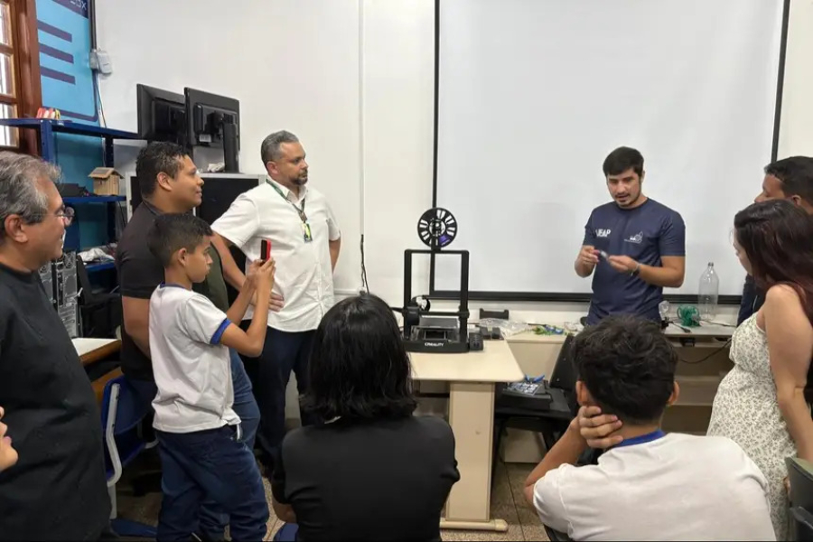 Projeto da UEAP ensina uso de impressoras 3D para professores e estudantes de escola pública