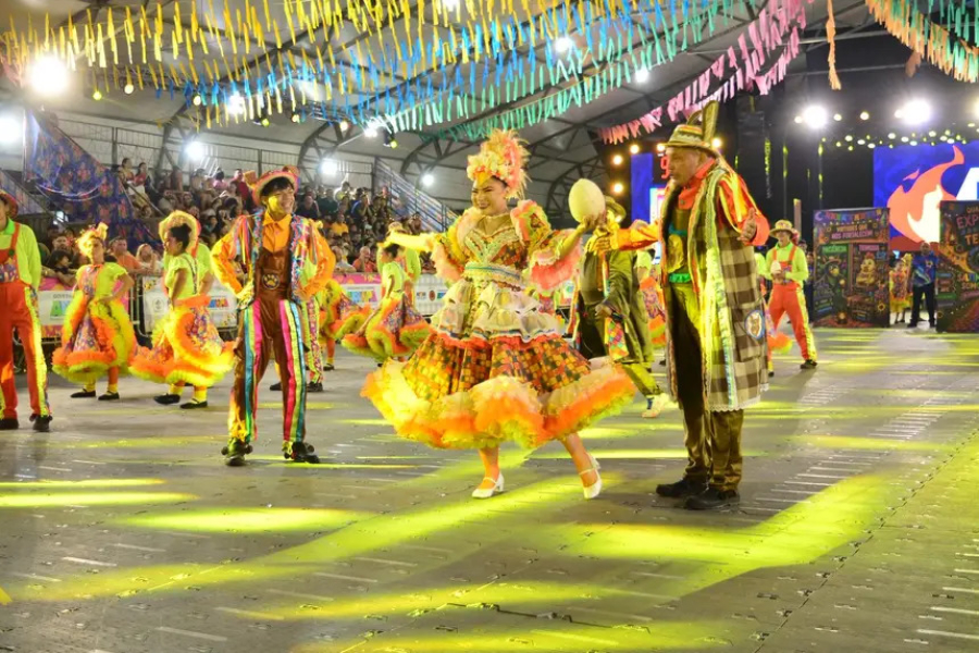  Explosão do Tempo emociona público ao destacar união e o papel das crianças na preservação da cultura popular