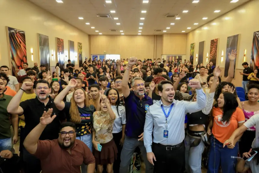 'Uma nova geração de jovens preparados para empreender e conquistar o mercado', afirma governador Clécio ao lançar Jovem Descolado 2026