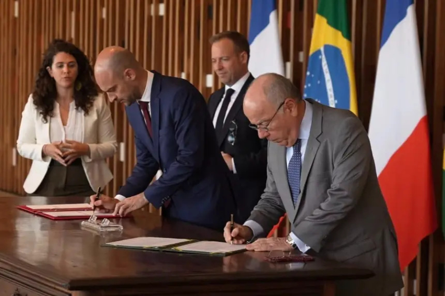 Brasil e França oficializam fim de visto para a Guiana Francesa e Ministro francês visita o município de Oiapoque
