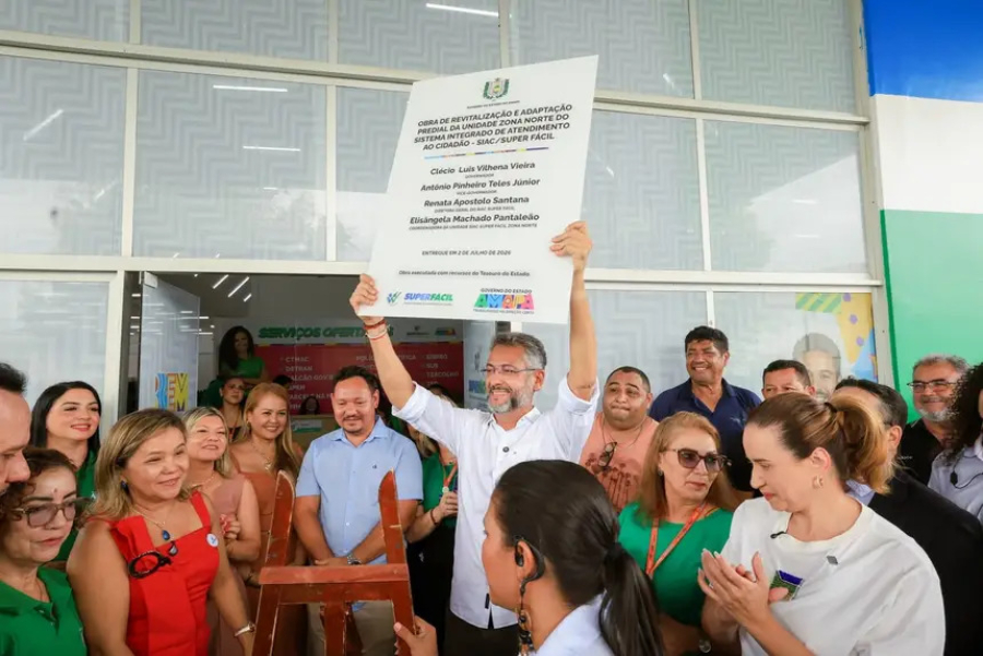 Governador Clécio entrega novo prédio do Super Fácil na Zona Norte de Macapá: ‘reconstruído para seguir acolhendo bem a população’ 