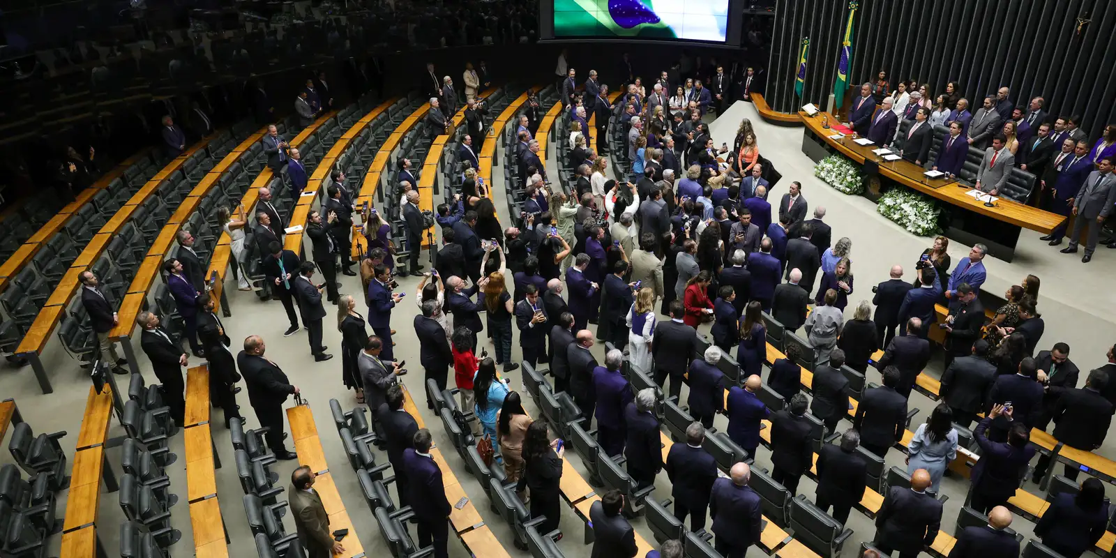 Câmara deve decidir sobre "taxa das blusinhas" nesta segunda