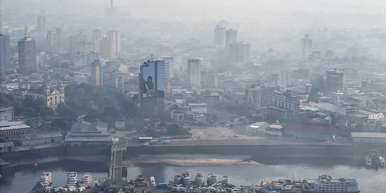 Manaus cancela programação de 357 anos por causa da fumaça