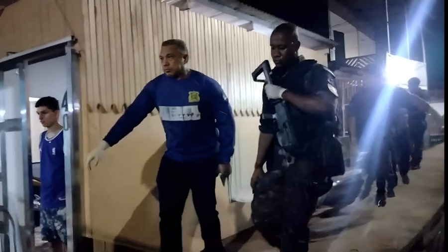 POLICIAIS DA ROTAM-BOPE ENFRENTAM CRIMINOSOS EM MACAPÁ 