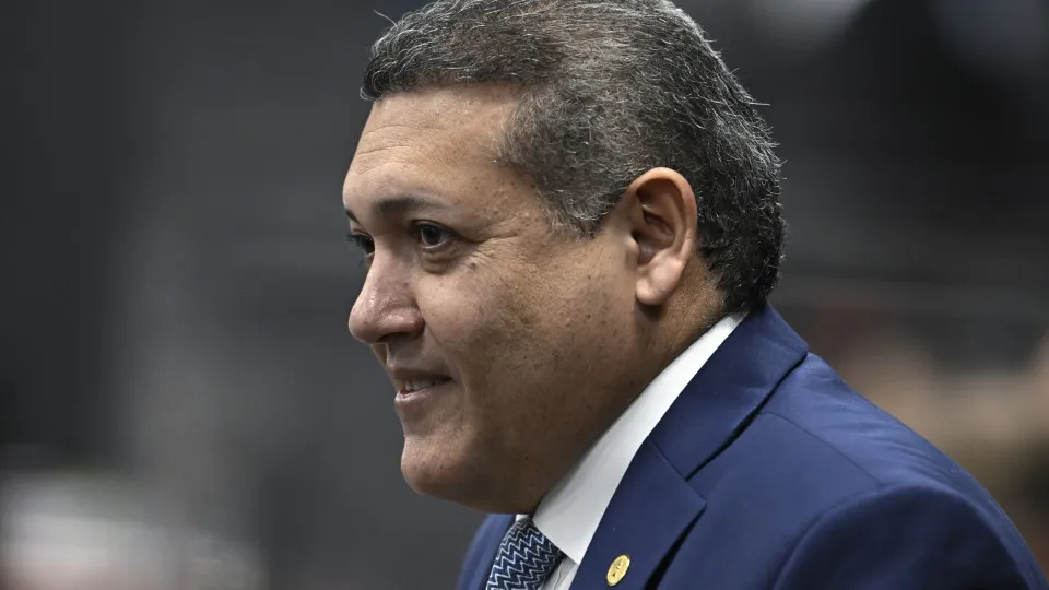 Nunes Marques suspende decisão do TRE que afastou prefeito de Barueri