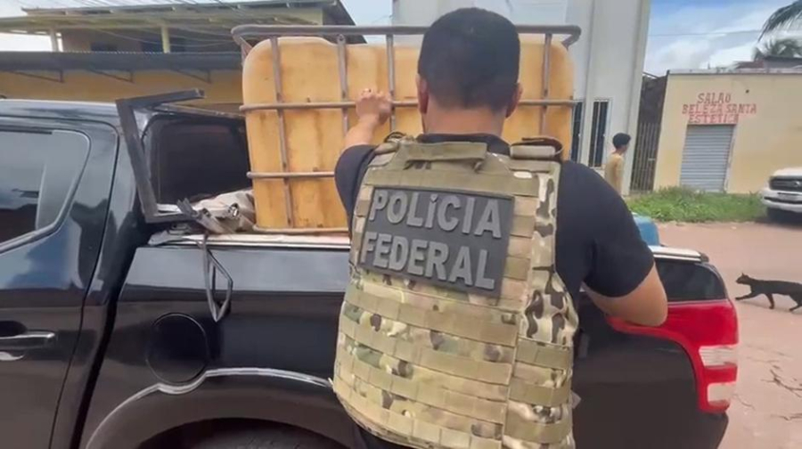 Em operação contra garimpagem ilegal, PF apreende arma de fogo