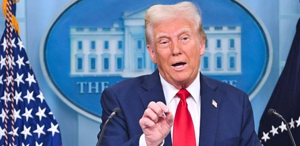 Trump diz não saber se deve respeitar constituição dos EUA para deportações