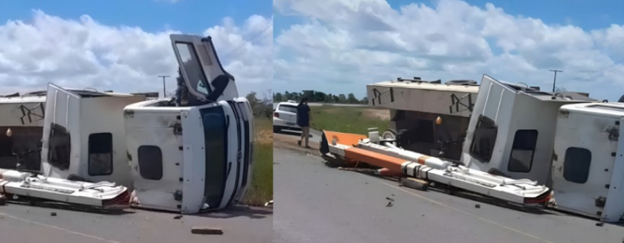 Caminhão de empresa prestadora da CEA Equatorial tomba na rodovia AP-70, em Macapá