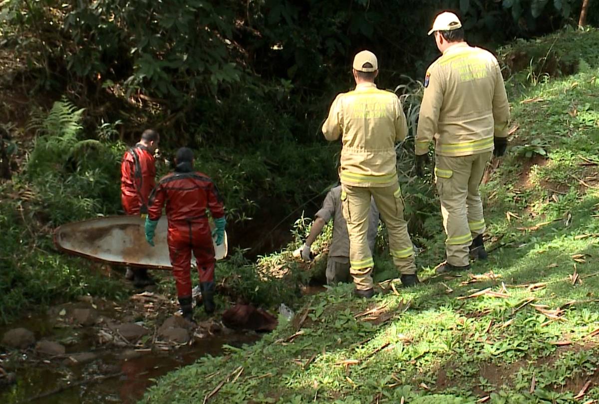 Homem sem roupa é encontrado morto em lago e gera mistério em Londrina
